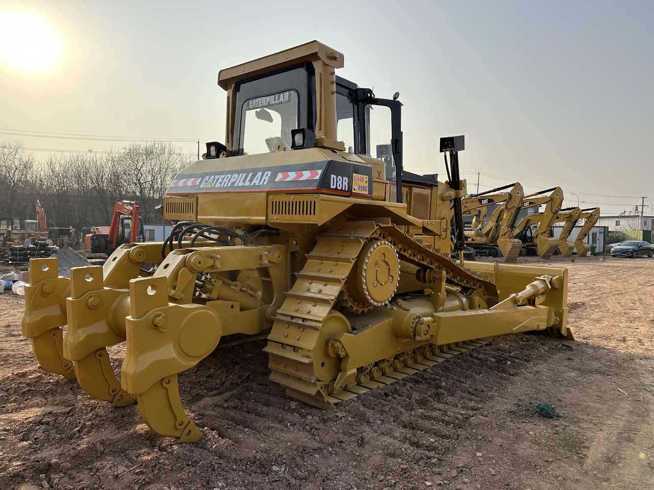 CATERPILLAR D8R - Bulldozer: gambar 1 CATERPILLAR D8R - Bulldozer: gambar 1
