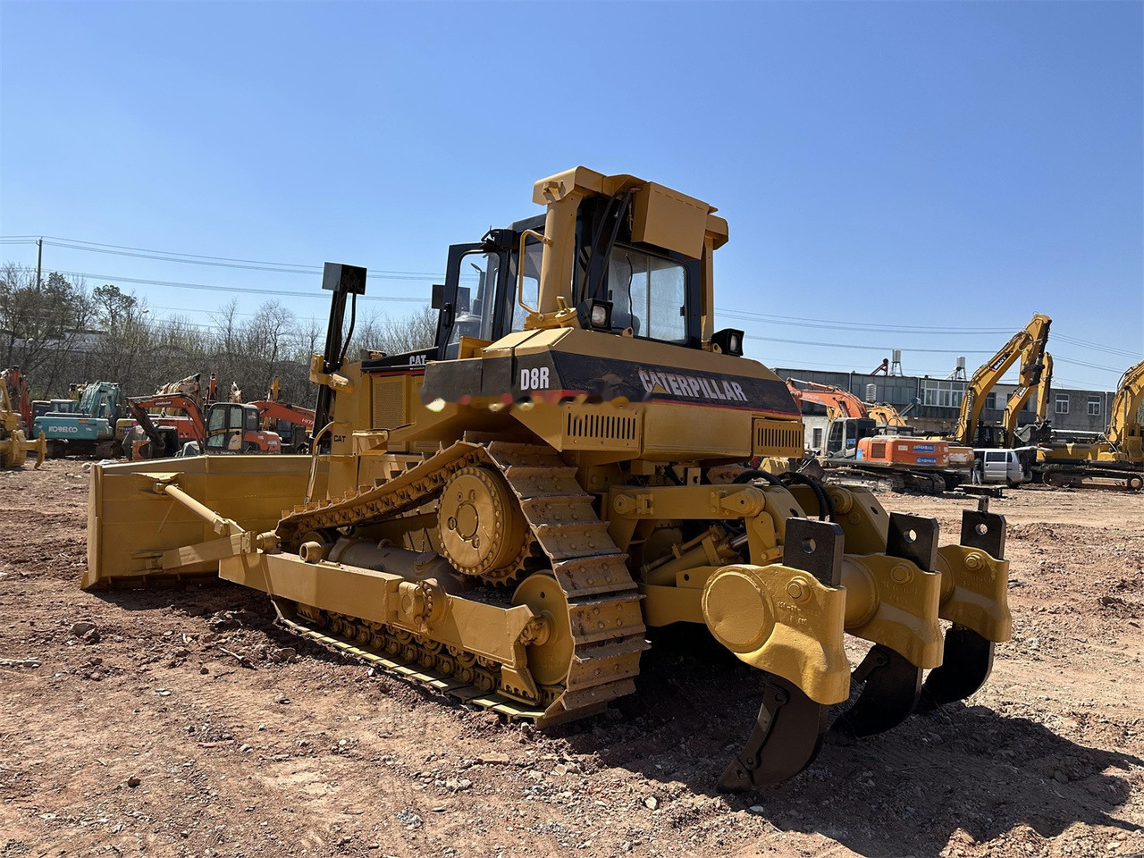 CATERPILLAR D8R - Bulldozer: gambar 1 CATERPILLAR D8R - Bulldozer: gambar 1