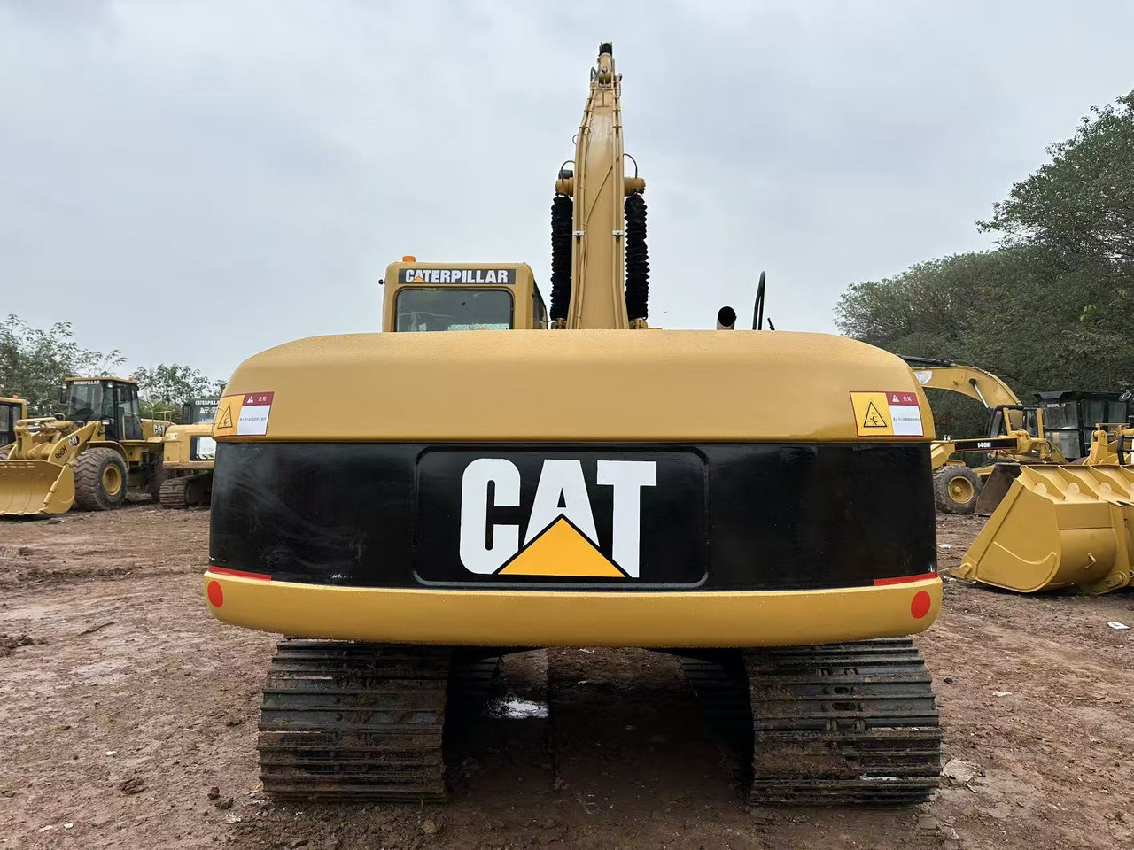 Caterpillar 320CL - Ekskavator perayap: gambar 2 Caterpillar 320CL - Ekskavator perayap: gambar 2