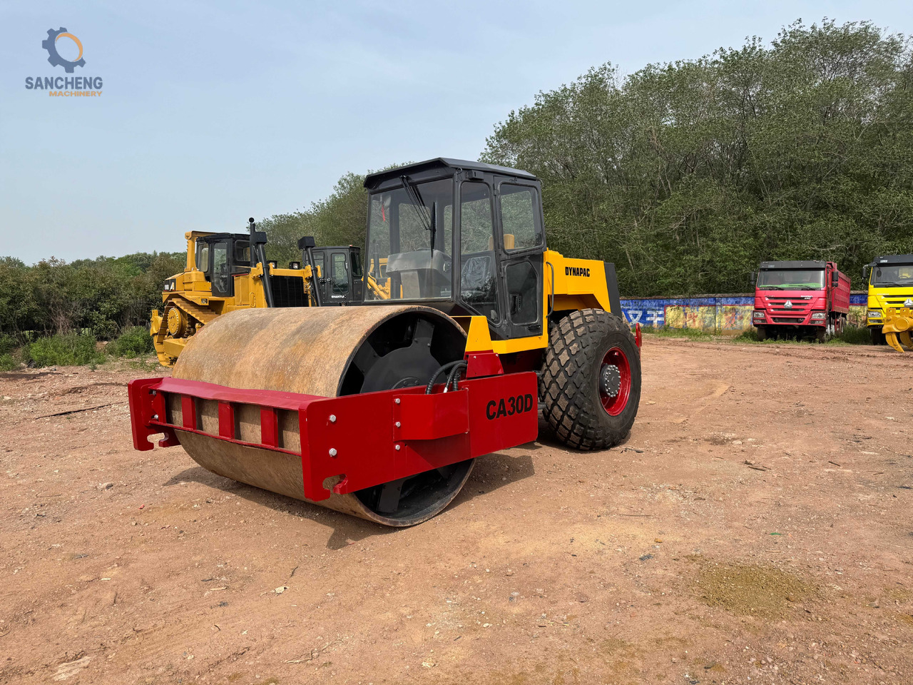 DYNAPAC CA30D - Roller: gambar 1 DYNAPAC CA30D - Roller: gambar 1