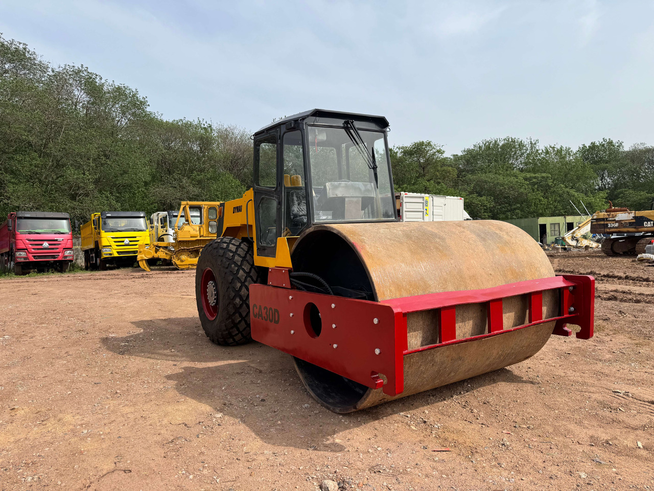 DYNAPAC CA30D - Roller: gambar 2 DYNAPAC CA30D - Roller: gambar 2