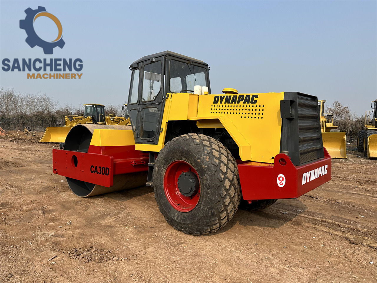 DYNAPAC CA30D - Roller: gambar 2 DYNAPAC CA30D - Roller: gambar 2