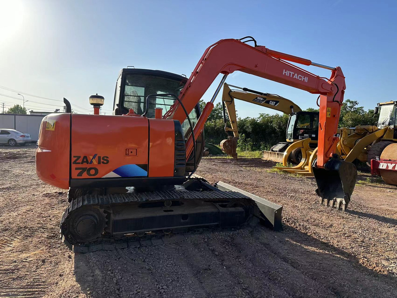 HITACHI ZAXIS ZX70 - Ekskavator mini: gambar 5 HITACHI ZAXIS ZX70 - Ekskavator mini: gambar 5
