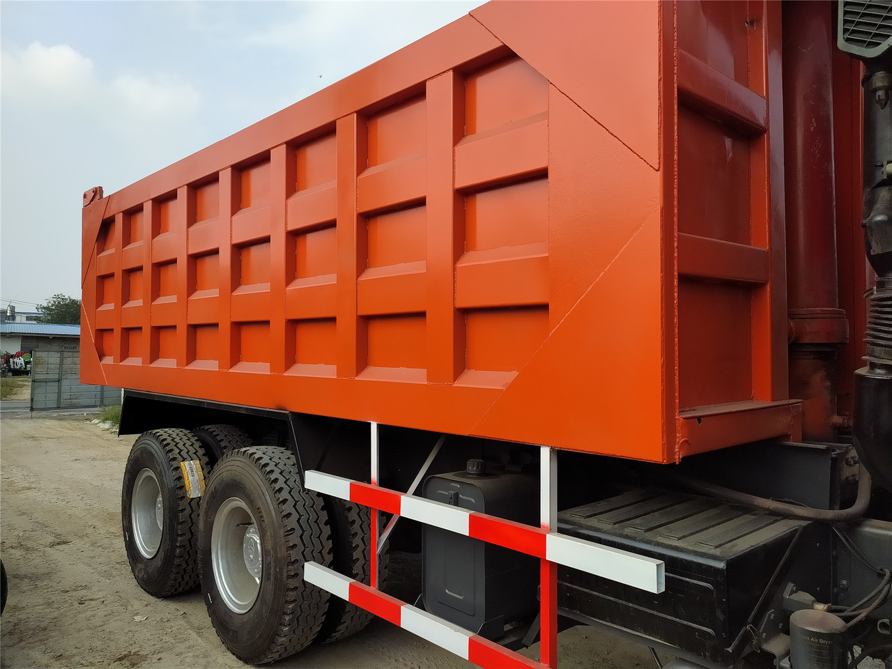 Truk jungkit HOWO 371hp: gambar 7