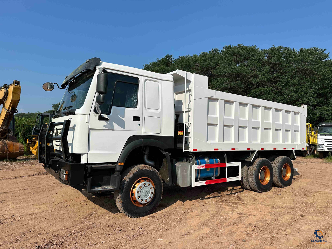 HOWO 400 - Truk jungkit: gambar 4 HOWO 400 - Truk jungkit: gambar 4