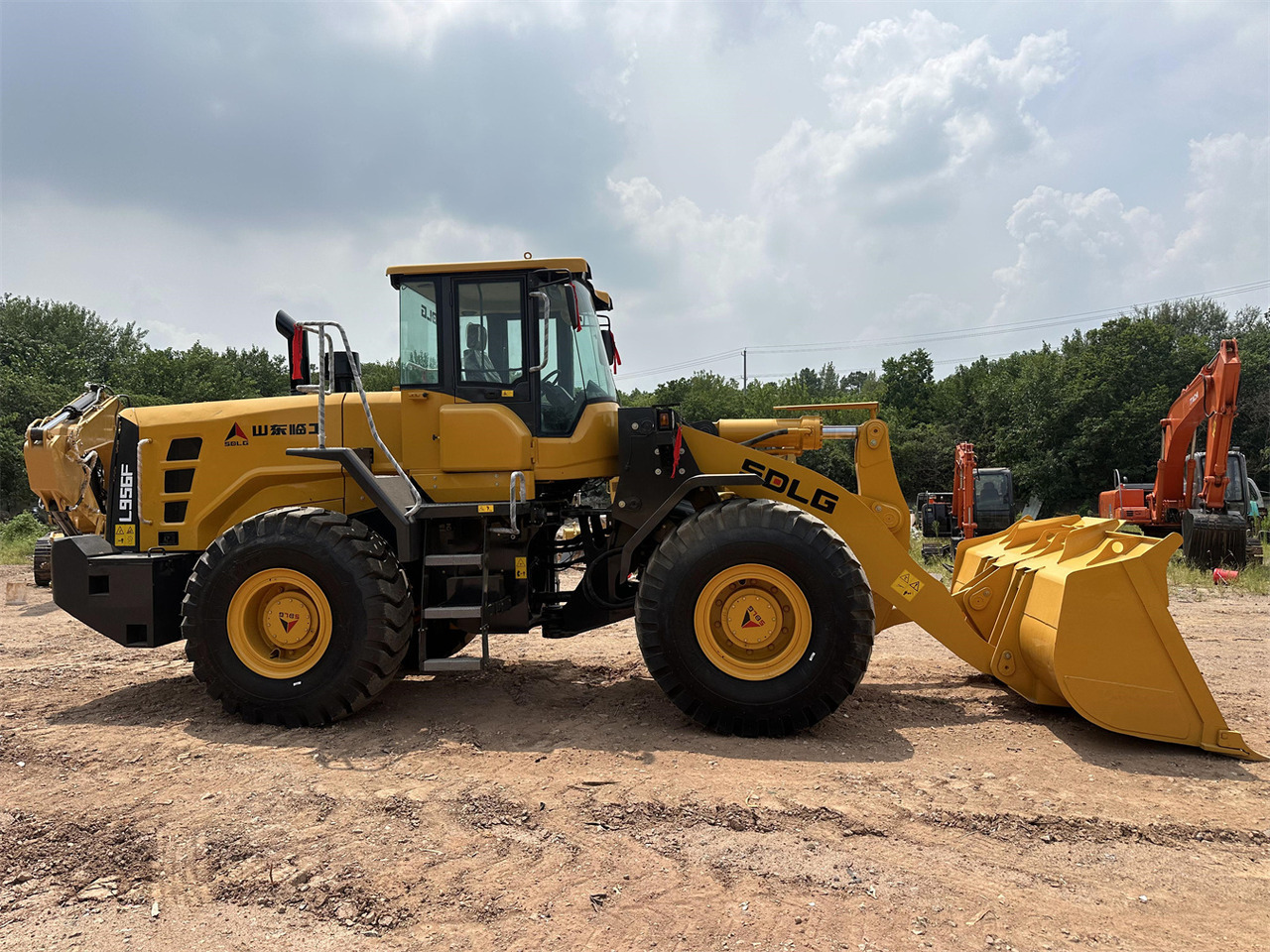 SDLG L956F - Wheel loader: gambar 4 SDLG L956F - Wheel loader: gambar 4