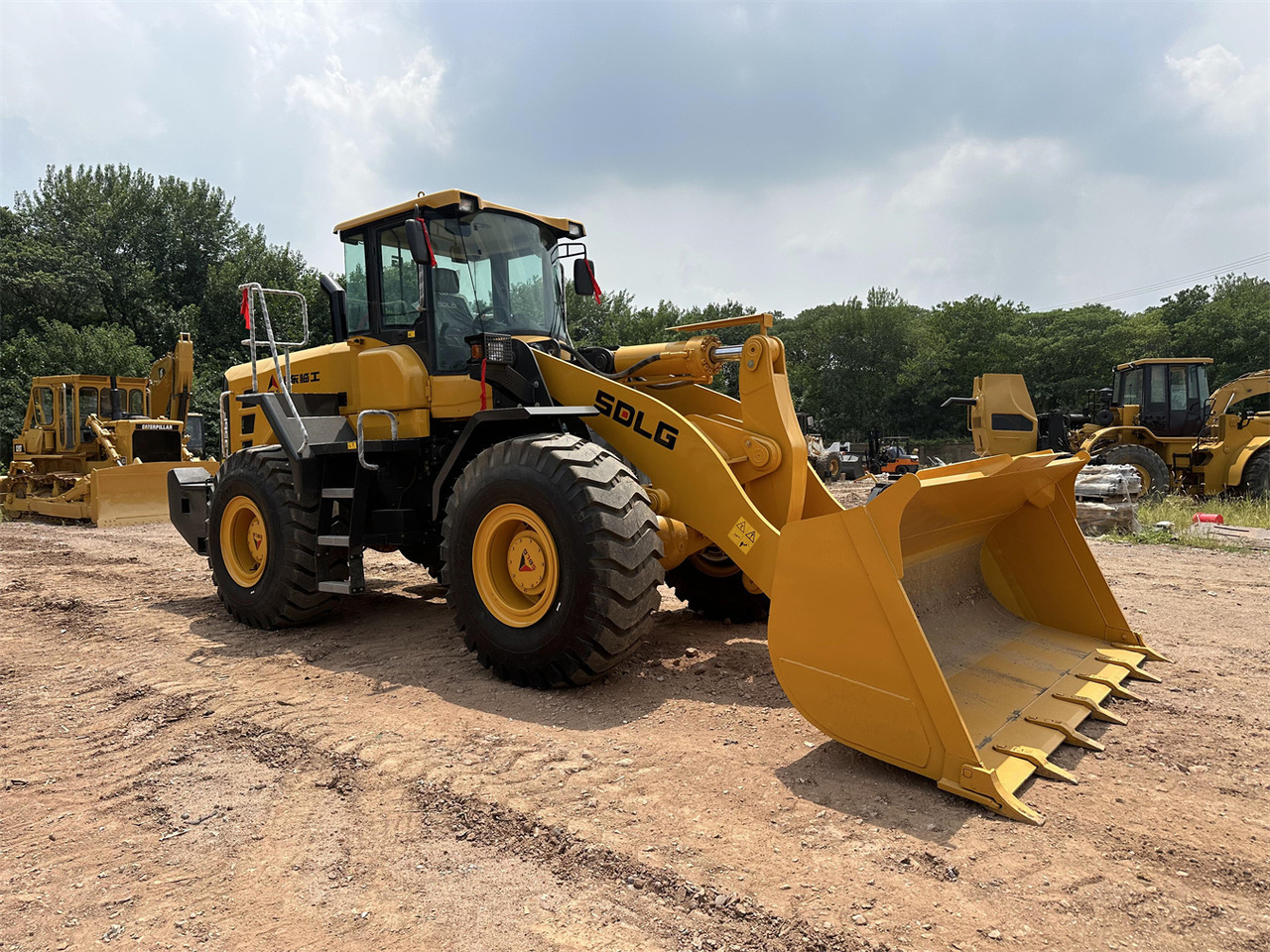 SDLG L956F - Wheel loader: gambar 1 SDLG L956F - Wheel loader: gambar 1