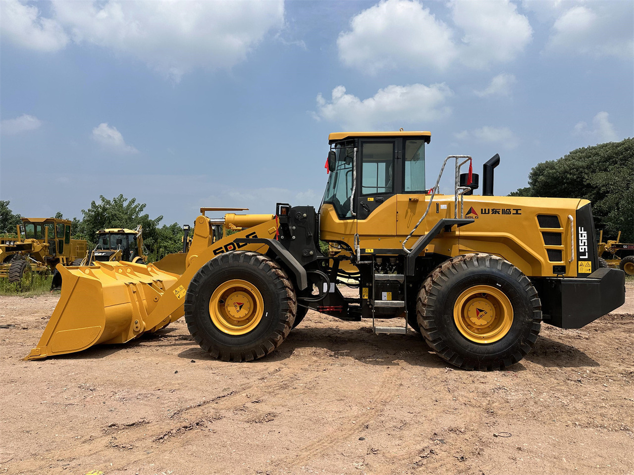 SDLG L956F Wheel loader - Wheel loader: gambar 1 SDLG L956F Wheel loader - Wheel loader: gambar 1