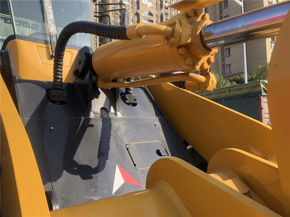 SDLG LG956L - Wheel loader: gambar 2 SDLG LG956L - Wheel loader: gambar 2