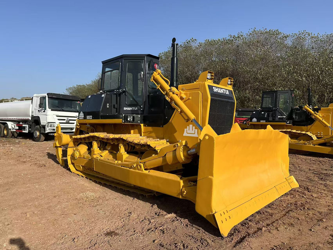 SHANTUI SD22 bulldozer - Bulldozer: gambar 1 SHANTUI SD22 bulldozer - Bulldozer: gambar 1