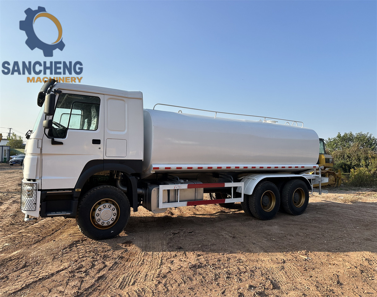 SINOTRUK HOWO 371 6x4 Water Tanker Truck - Truk tangki: gambar 4 SINOTRUK HOWO 371 6x4 Water Tanker Truck - Truk tangki: gambar 4