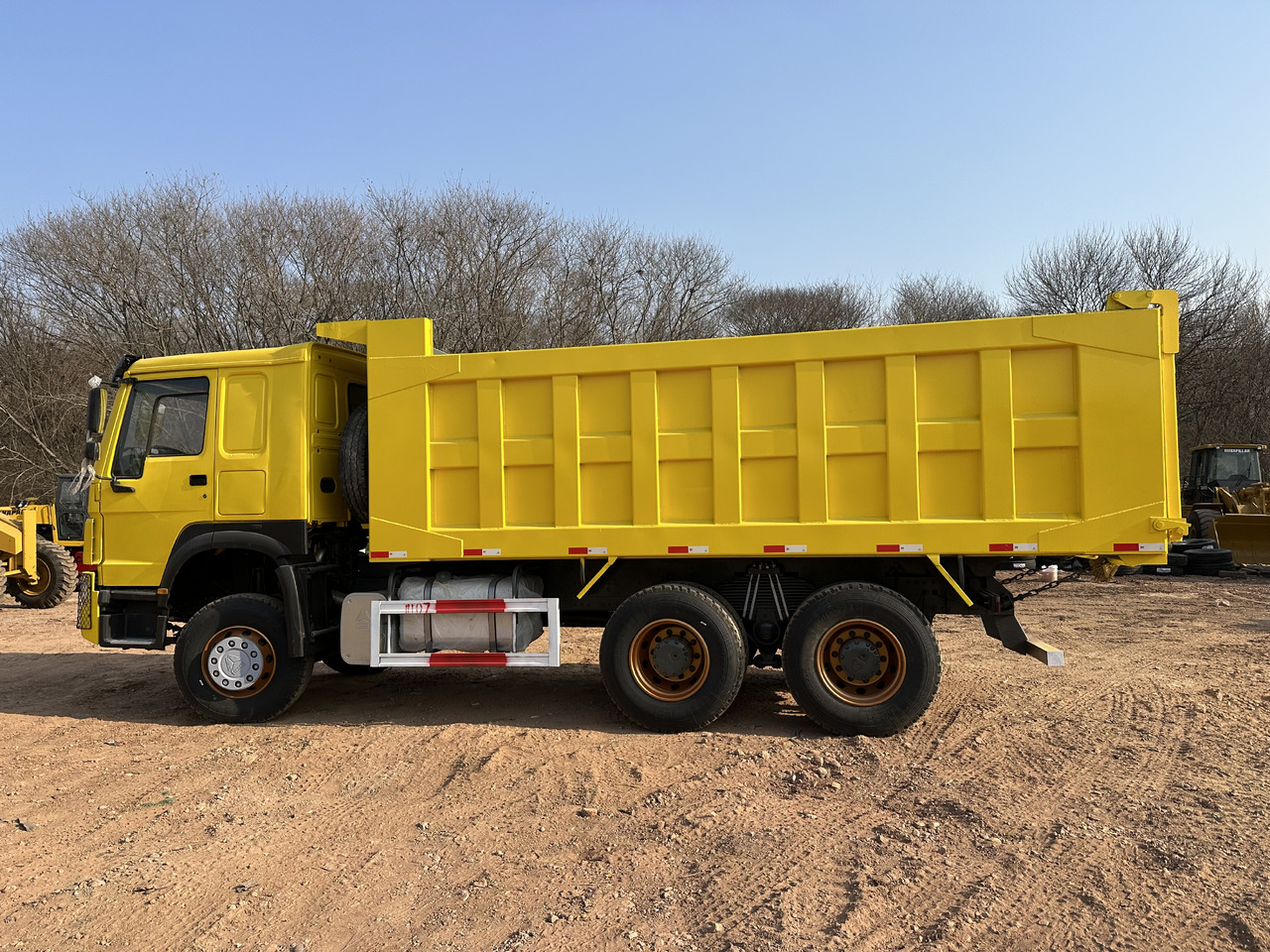 SINOTRUK HOWO 371 - Truk jungkit: gambar 5 SINOTRUK HOWO 371 - Truk jungkit: gambar 5