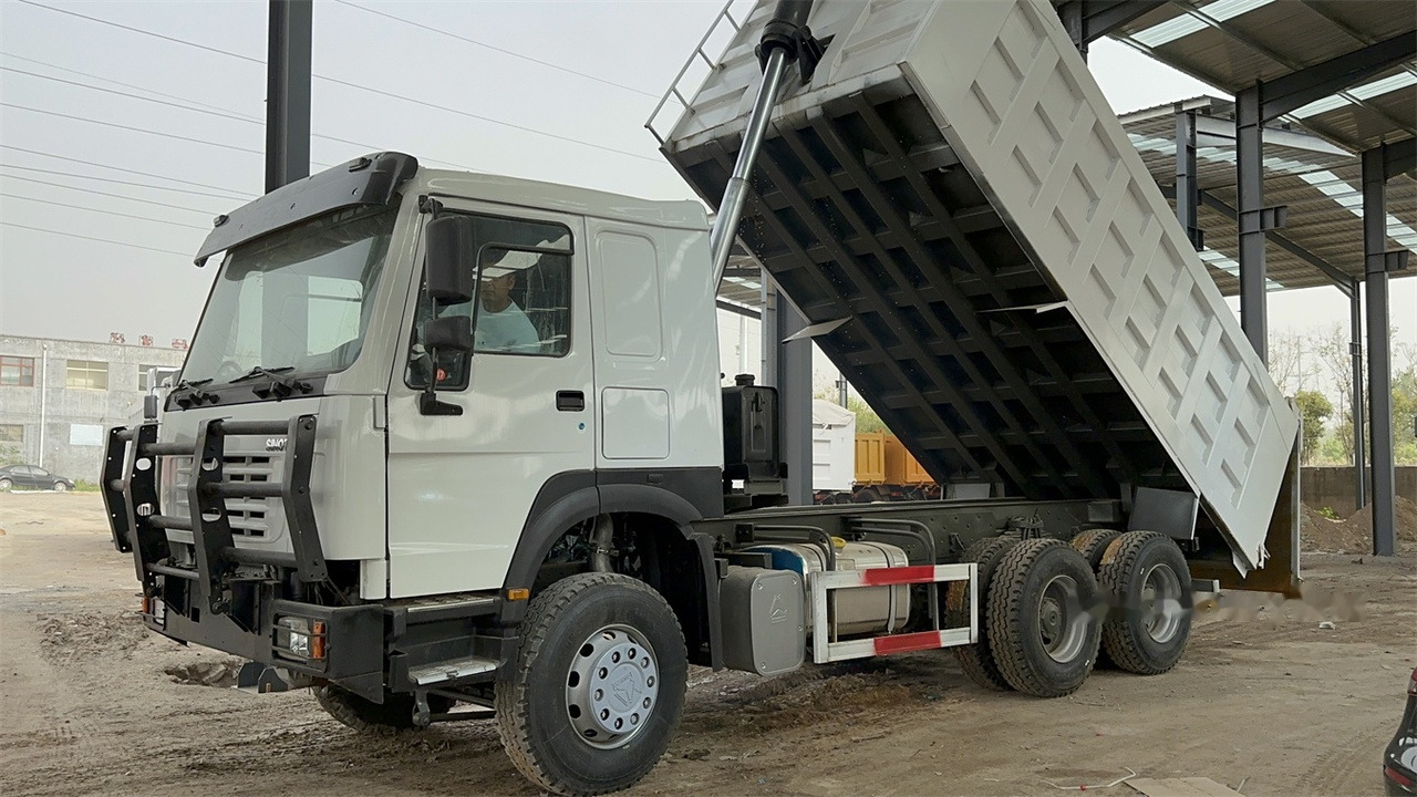 SINOTRUK HOWO 371 Dump Truck - Truk jungkit: gambar 1 SINOTRUK HOWO 371 Dump Truck - Truk jungkit: gambar 1