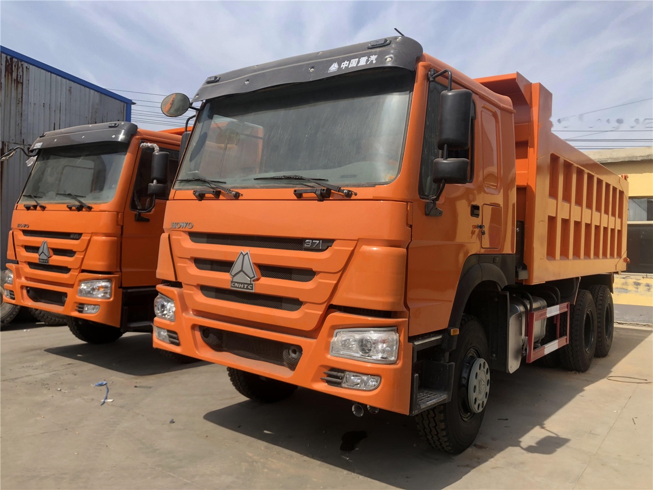 SINOTRUK HOWO 371 Dump truck - Truk jungkit: gambar 1 SINOTRUK HOWO 371 Dump truck - Truk jungkit: gambar 1