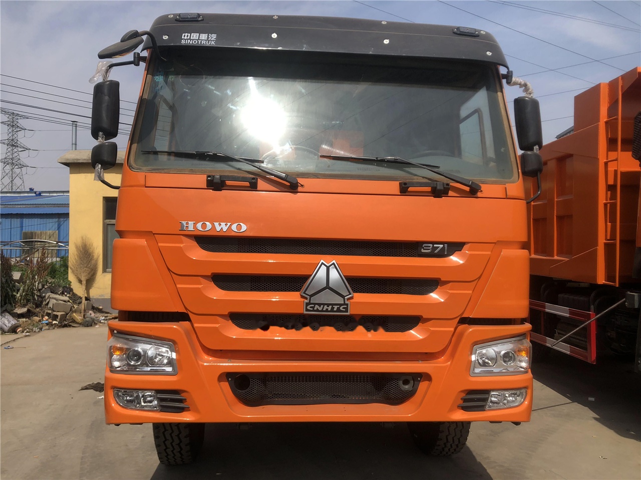 SINOTRUK HOWO 371 Dump truck - Truk jungkit: gambar 2 SINOTRUK HOWO 371 Dump truck - Truk jungkit: gambar 2