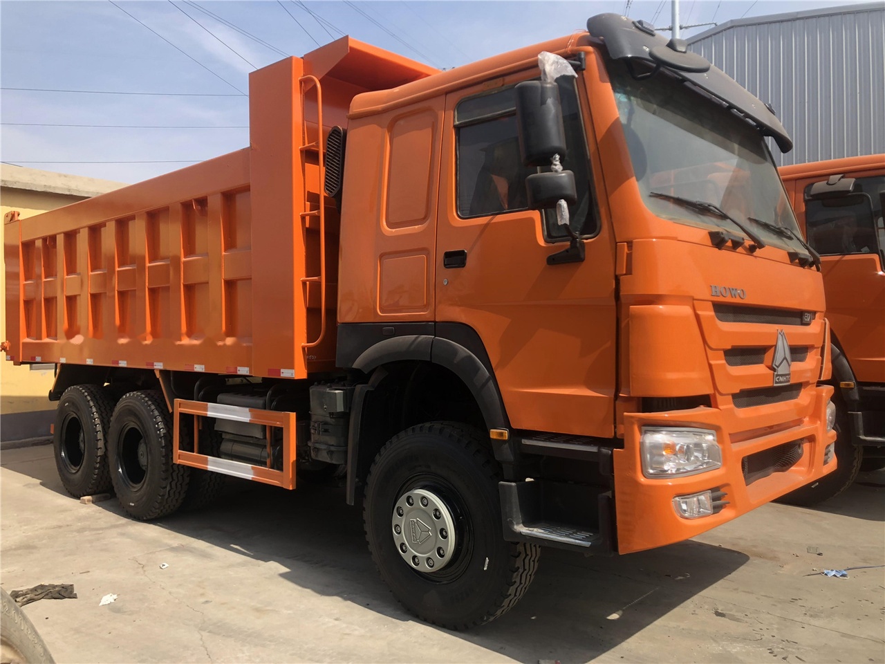 SINOTRUK HOWO 371 Dump truck - Truk jungkit: gambar 3 SINOTRUK HOWO 371 Dump truck - Truk jungkit: gambar 3