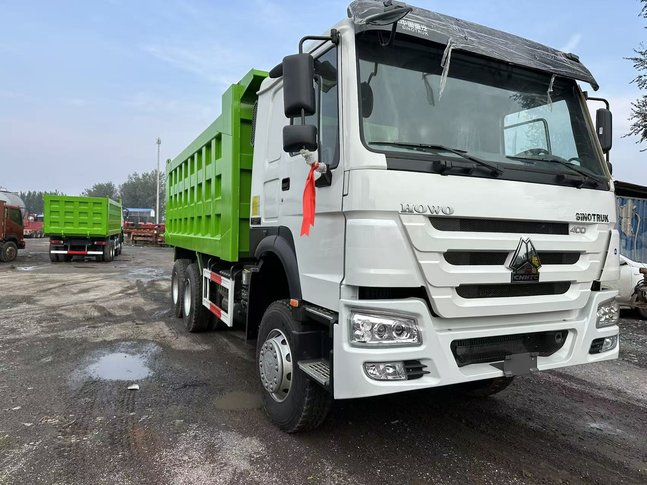 SINOTRUK HOWO 400HP 6X4 Tipper Truck - Truk jungkit: gambar 4 SINOTRUK HOWO 400HP 6X4 Tipper Truck - Truk jungkit: gambar 4