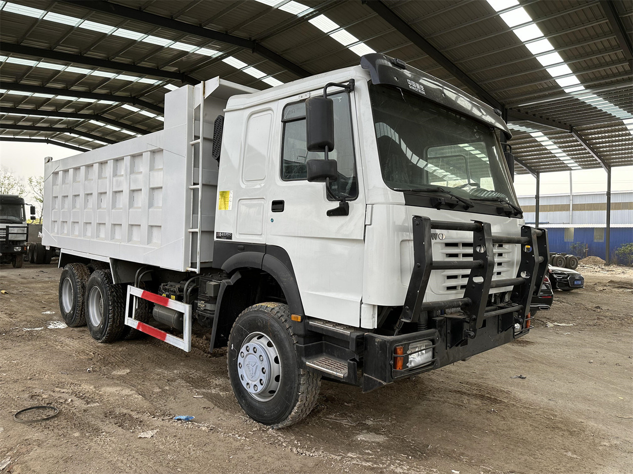 SINOTRUK HOWO Dump truck 371 6x4 - Truk jungkit: gambar 5 SINOTRUK HOWO Dump truck 371 6x4 - Truk jungkit: gambar 5
