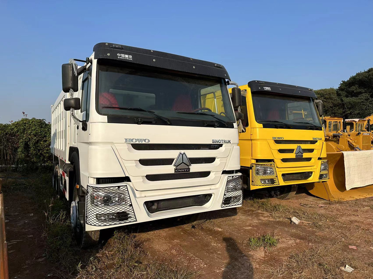 SINOTRUK HOWO HOWO 371 6x4 - Truk jungkit: gambar 1 SINOTRUK HOWO HOWO 371 6x4 - Truk jungkit: gambar 1