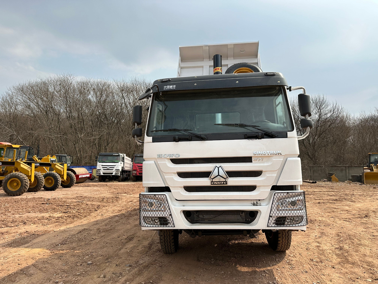 Truk jungkit untuk pengangkutan mesin berat SINOTRUK Howo Dump truck 371: gambar 8