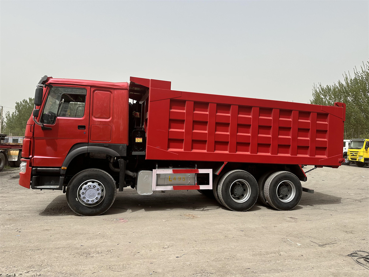 SINOTRUK Howo Dump truck 371 - Truk jungkit: gambar 3 SINOTRUK Howo Dump truck 371 - Truk jungkit: gambar 3