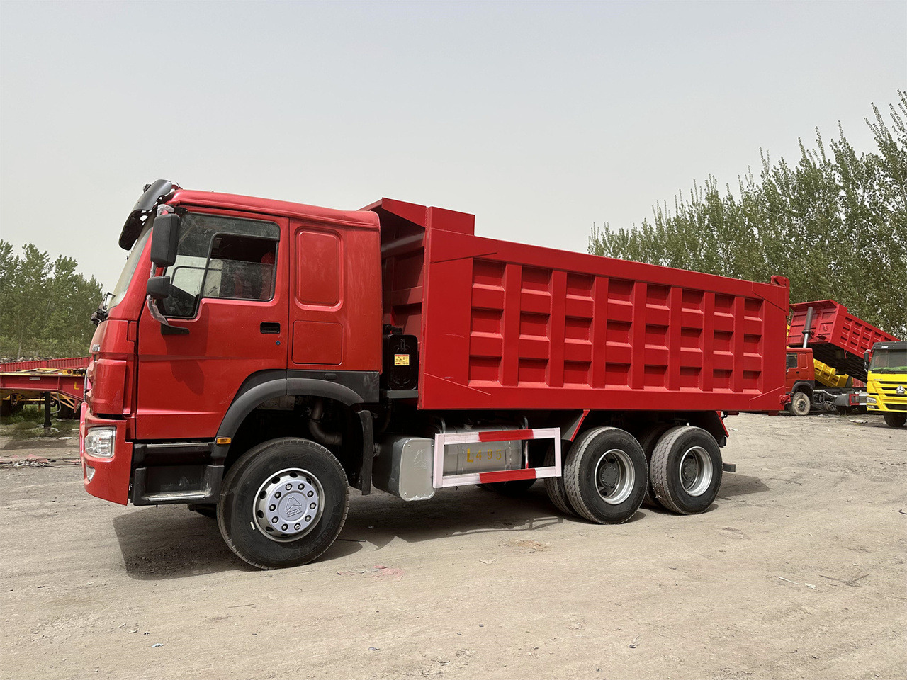 SINOTRUK Howo Dump truck 371 - Truk jungkit: gambar 5 SINOTRUK Howo Dump truck 371 - Truk jungkit: gambar 5