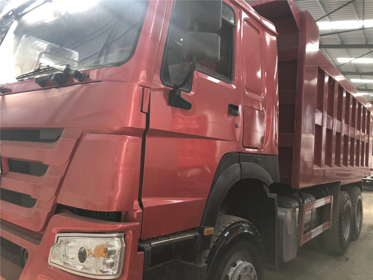 Truk jungkit untuk pengangkutan mesin berat SINOTRUK Howo Dump truck 371hp: gambar 6 Truk jungkit untuk pengangkutan mesin berat SINOTRUK Howo Dump truck 371hp: gambar 6