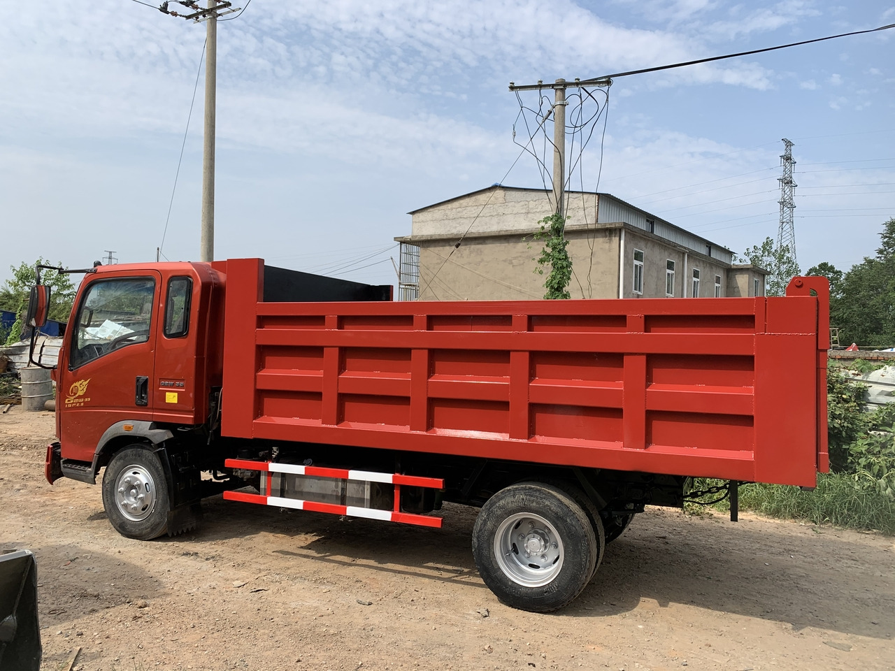 SINOTRUK Howo Dump truck 4x2 - Truk jungkit: gambar 4 SINOTRUK Howo Dump truck 4x2 - Truk jungkit: gambar 4