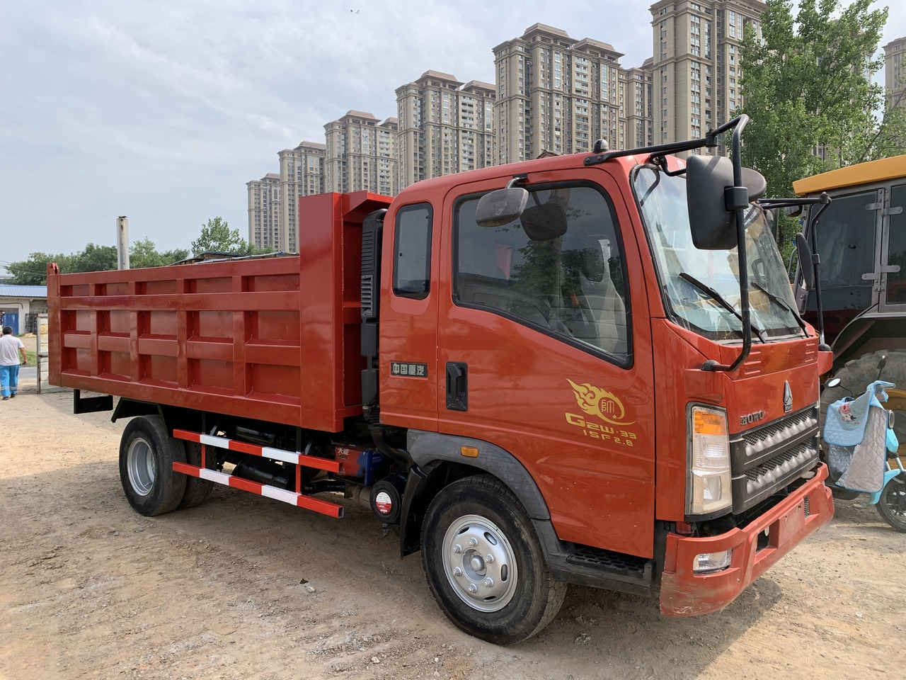 SINOTRUK Howo Dump truck 4x2 - Truk jungkit: gambar 1 SINOTRUK Howo Dump truck 4x2 - Truk jungkit: gambar 1