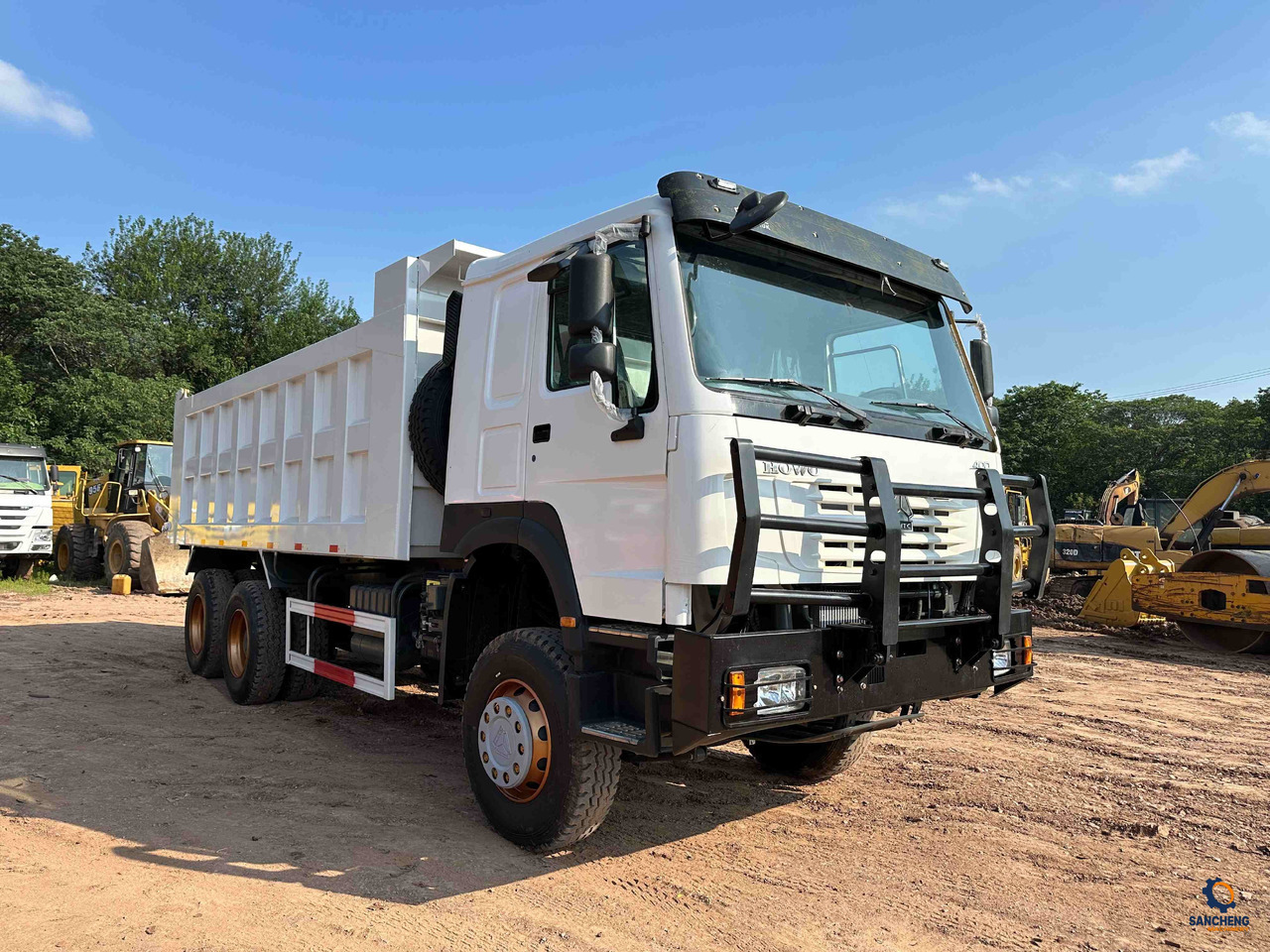 Sinotruk HOWO 400HP With Bumper 6X4 - Truk jungkit: gambar 2 Sinotruk HOWO 400HP With Bumper 6X4 - Truk jungkit: gambar 2