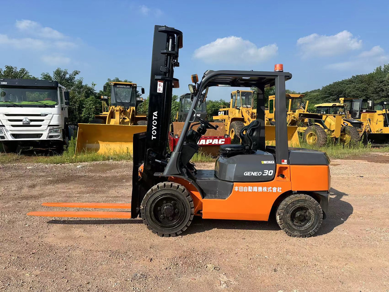 TOYOTA GENEO30 - Forklift diesel: gambar 3 TOYOTA GENEO30 - Forklift diesel: gambar 3