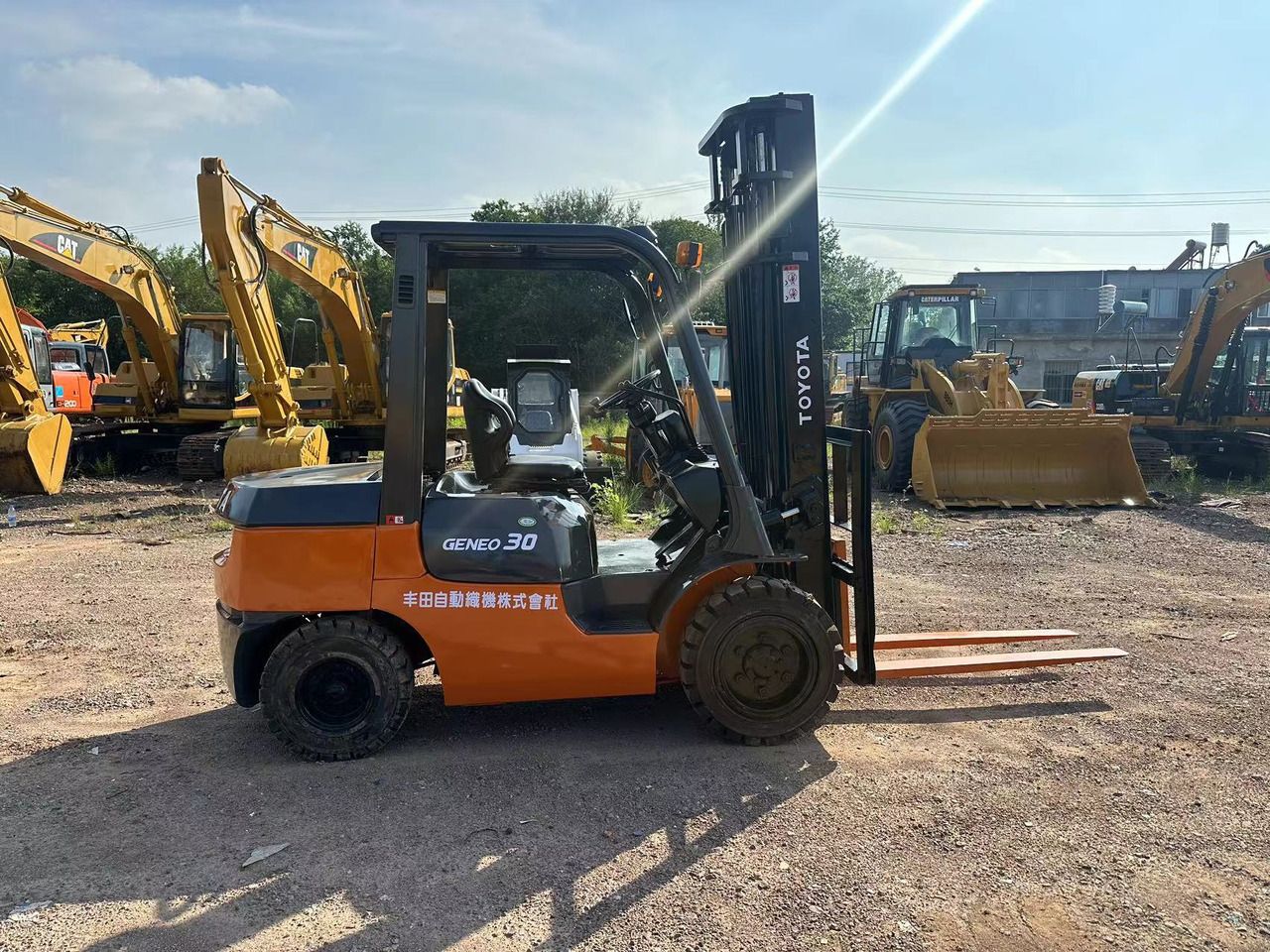 TOYOTA GENEO30 forklift - Forklift diesel: gambar 1 TOYOTA GENEO30 forklift - Forklift diesel: gambar 1