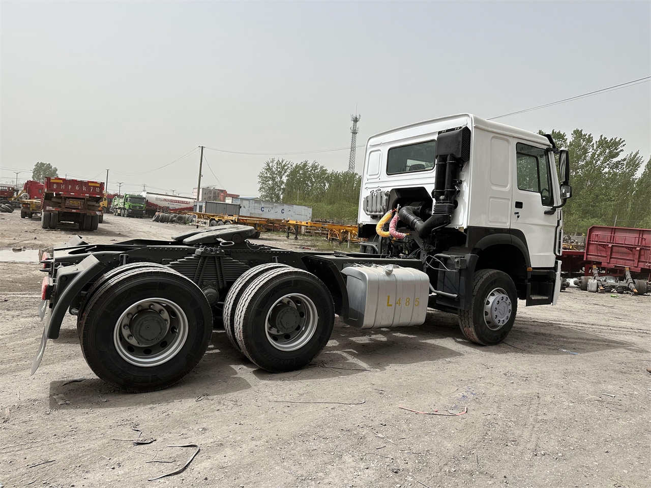 SINOTRUK Howo 371 Truck Head - Tractor head: gambar 2 SINOTRUK Howo 371 Truck Head - Tractor head: gambar 2