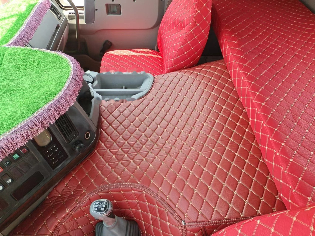 SINOTRUK Howo tractor unit 420hp - Tractor head: gambar 5 SINOTRUK Howo tractor unit 420hp - Tractor head: gambar 5