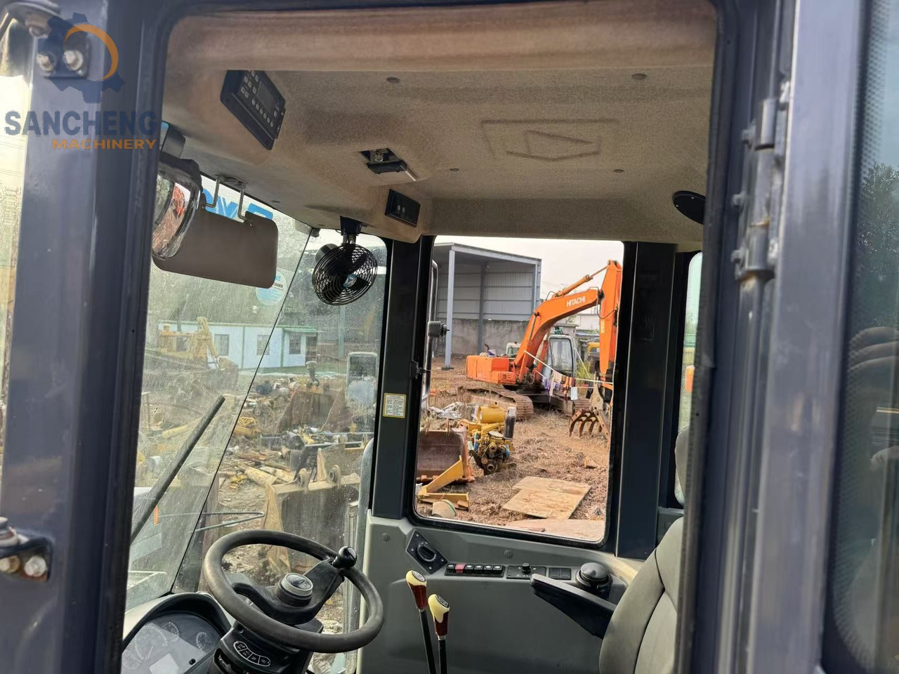 XCMG LW500F - Wheel loader: gambar 5 XCMG LW500F - Wheel loader: gambar 5