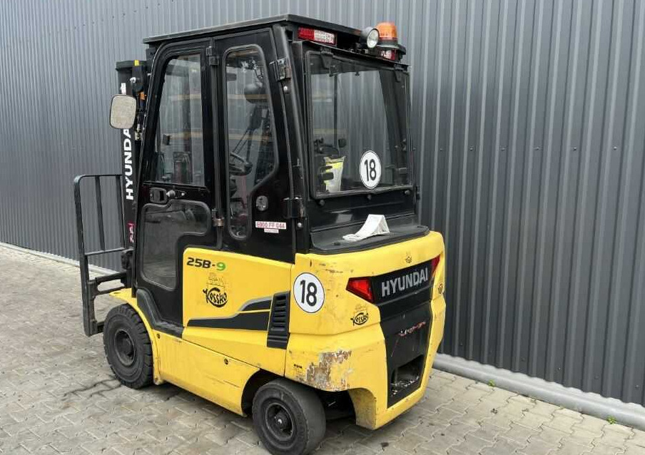 Hyundai 25B-9 - Forklift listrik: gambar 3 Hyundai 25B-9 - Forklift listrik: gambar 3