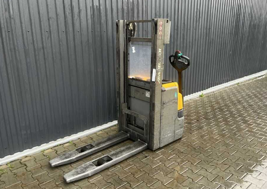 Jungheinrich EJC216 - Penumpuk: gambar 1 Jungheinrich EJC216 - Penumpuk: gambar 1