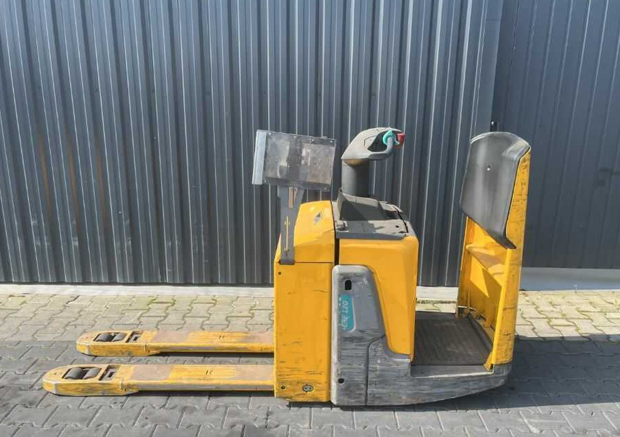 Jungheinrich ERE120 - Truk pallet: gambar 2 Jungheinrich ERE120 - Truk pallet: gambar 2