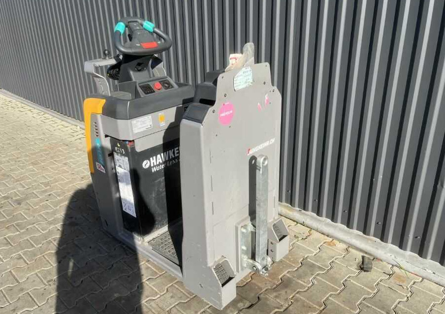 Jungheinrich EZS130 - Traktor derek: gambar 3 Jungheinrich EZS130 - Traktor derek: gambar 3