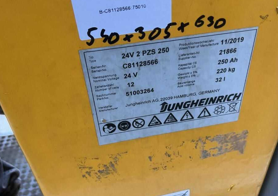 Jungheinrich EZS130 - Traktor derek: gambar 5 Jungheinrich EZS130 - Traktor derek: gambar 5