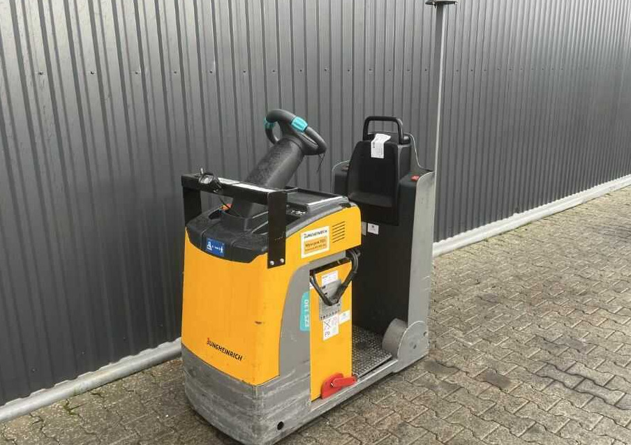 Jungheinrich EZS130 - Traktor derek: gambar 1 Jungheinrich EZS130 - Traktor derek: gambar 1