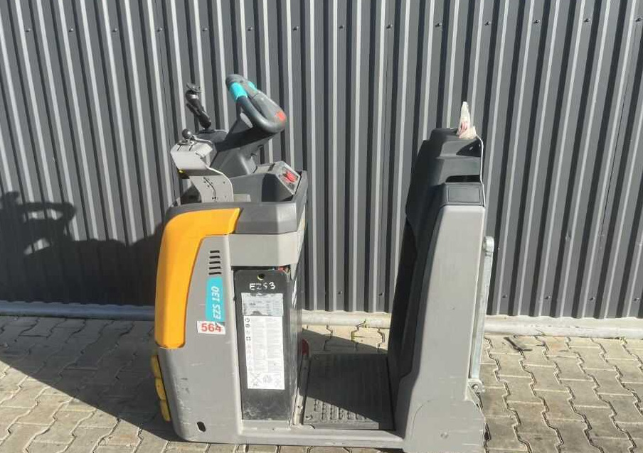 Jungheinrich EZS130 - Traktor derek: gambar 2 Jungheinrich EZS130 - Traktor derek: gambar 2