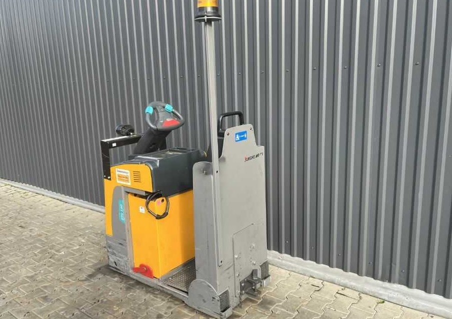 Jungheinrich EZS130 - Traktor derek: gambar 3 Jungheinrich EZS130 - Traktor derek: gambar 3