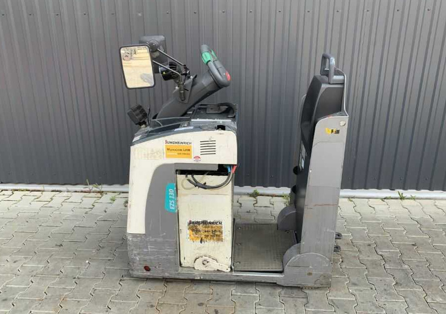 Jungheinrich EZS130 - Traktor derek: gambar 2 Jungheinrich EZS130 - Traktor derek: gambar 2