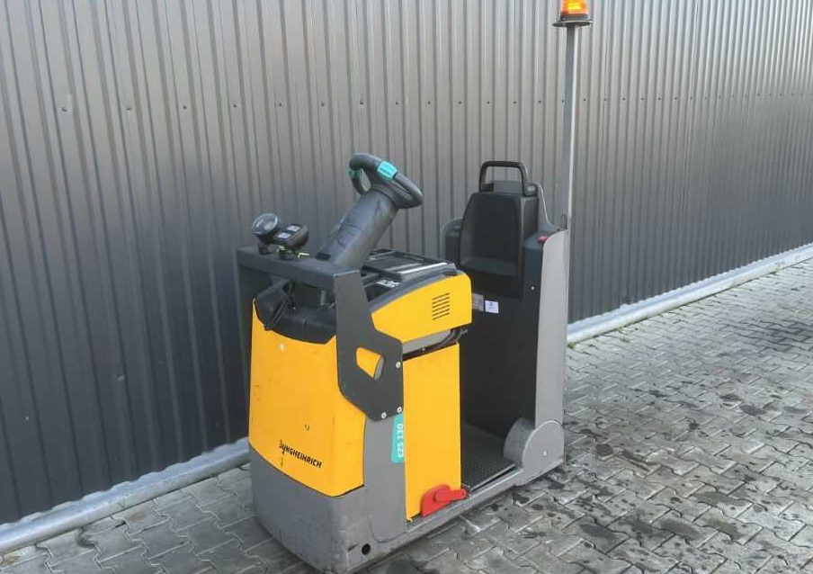 Jungheinrich EZS130 - Traktor derek: gambar 1 Jungheinrich EZS130 - Traktor derek: gambar 1