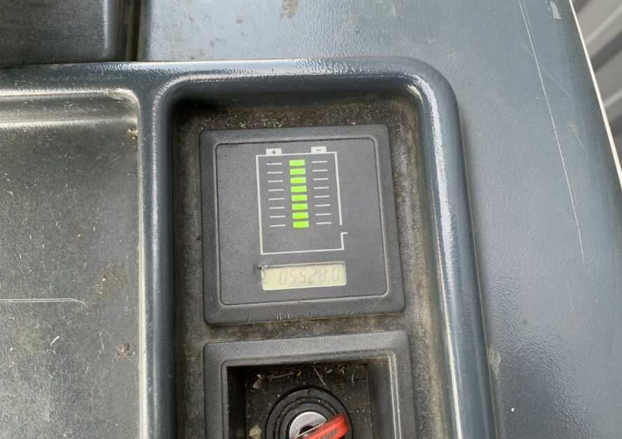 Jungheinrich EZS130 - Traktor derek: gambar 5 Jungheinrich EZS130 - Traktor derek: gambar 5