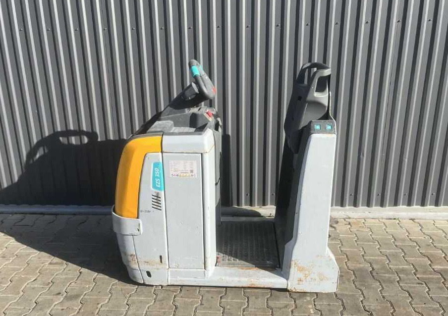 Jungheinrich EZS350 - Traktor derek: gambar 2 Jungheinrich EZS350 - Traktor derek: gambar 2