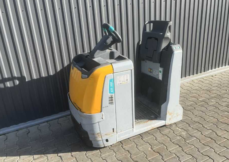 Jungheinrich EZS350 - Traktor derek: gambar 1 Jungheinrich EZS350 - Traktor derek: gambar 1