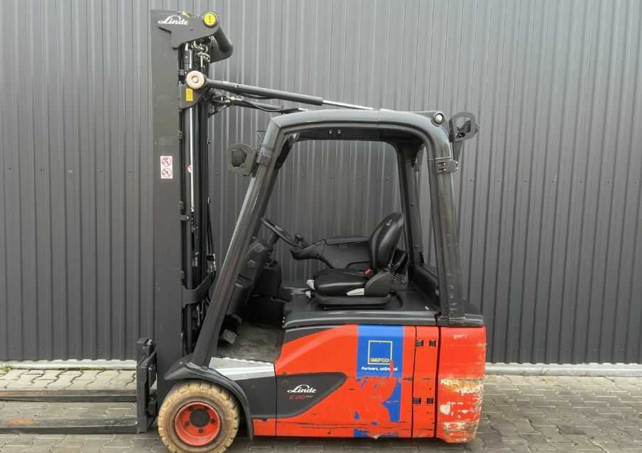 Linde E20L-02 - Forklift listrik: gambar 2 Linde E20L-02 - Forklift listrik: gambar 2