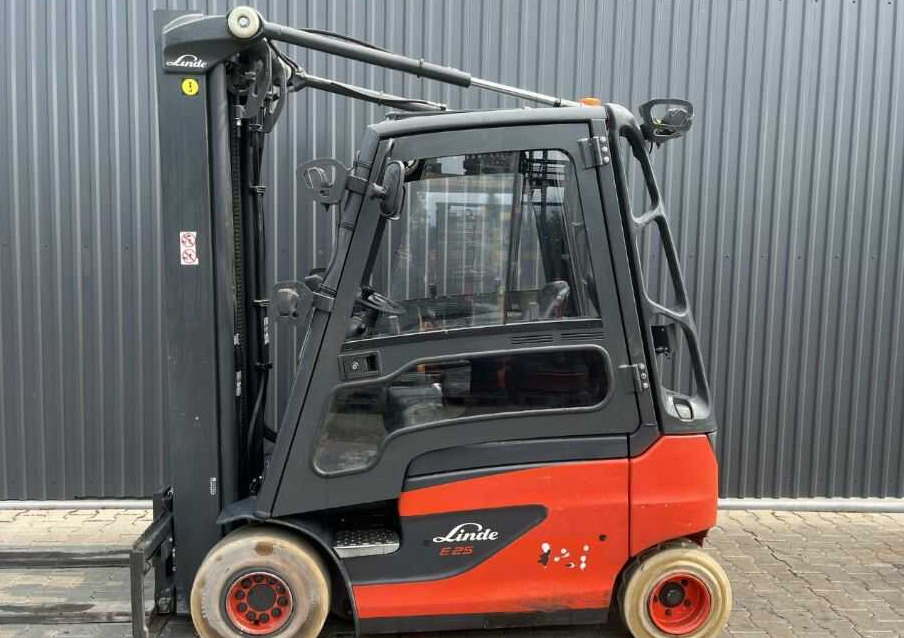 Linde E25-01 - Forklift listrik: gambar 2 Linde E25-01 - Forklift listrik: gambar 2